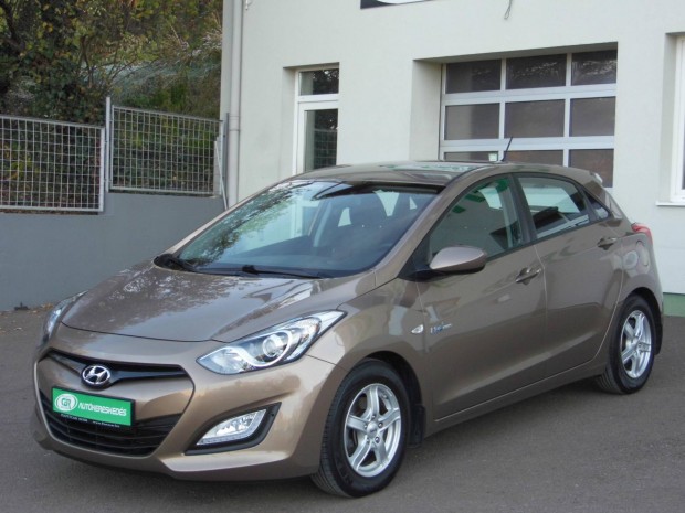 Hyundai I30 1.4i Comfort Szervizknyv-Vonhorog...