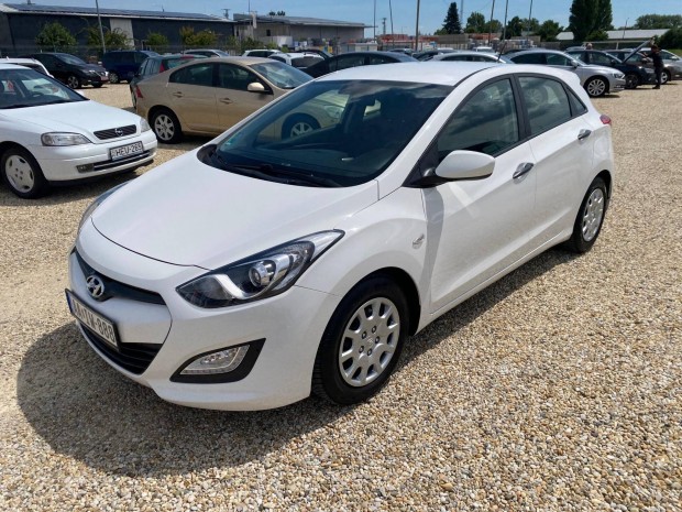 Hyundai I30 1.4i Comfort Vgig vezetett szerviz...