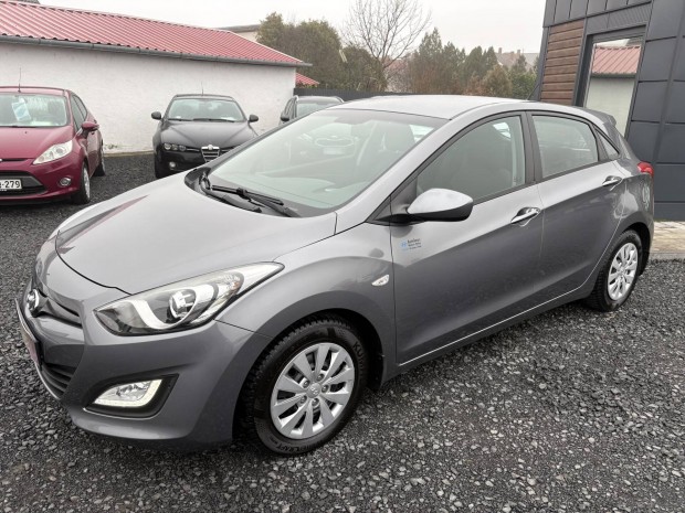 Hyundai I30 1.4i Comfort Vgig vezetett szerviz...