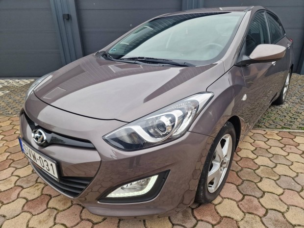 Hyundai I30 1.4i Comfort sszép Fahéjbarna.LED M...