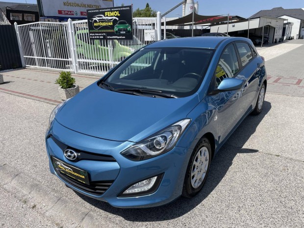 Hyundai I30 1.4i Easy Life Megkímélt! Végig Sz....