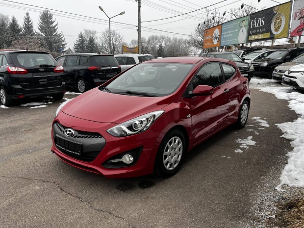 Hyundai I30 1.4i Life 106ezerkm.Vezetett szerv�...