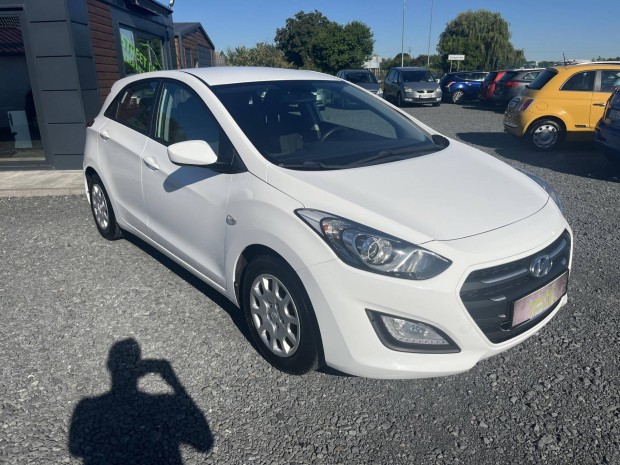 Hyundai I30 1.4i Life Friss műszaki! Vezetett s...