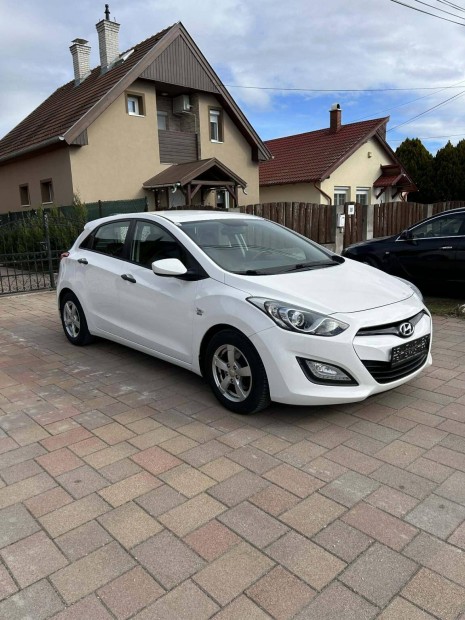 Hyundai I30 1.4i Life Garant�lt 104600km! V�gig...