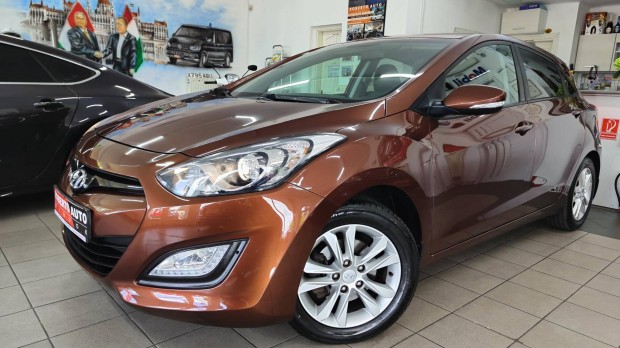 Hyundai I30 1.4i Travel Edition 2 Év Friss Műsz...
