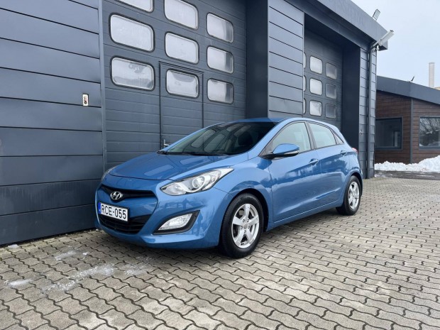 Hyundai I30 1.4i Travel Edition Szervizelt / 2....