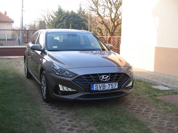 Hyundai I30 1.5 benzines jszeren elad!