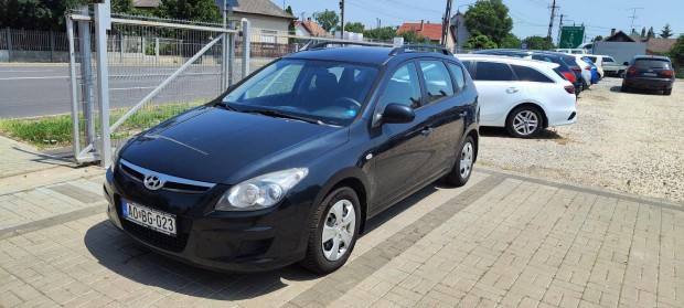 Hyundai I30 1.6 CRDi LP Comfort friss kpm vizsg...