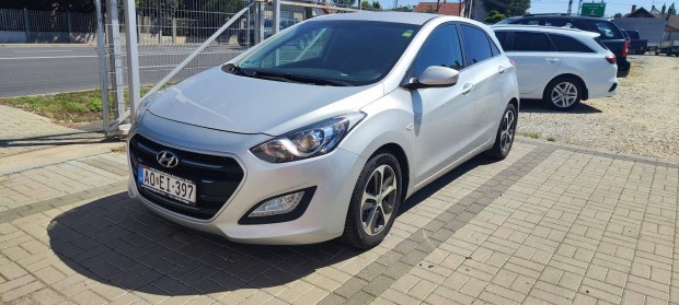 Hyundai I30 1.6 CRDi LP Comfort friss kpm vizsg...
