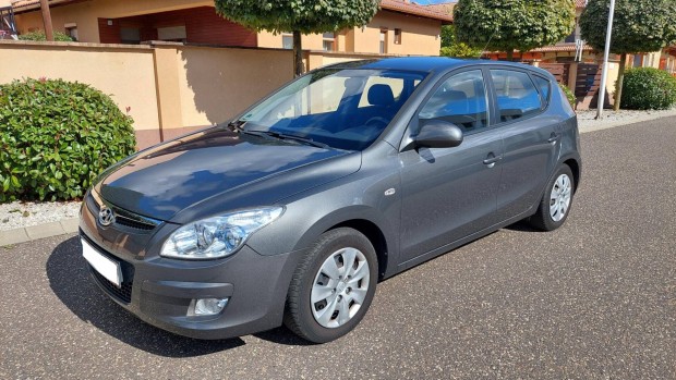 Hyundai I30 1.6 DOHC Comfort Megkmlt llapot