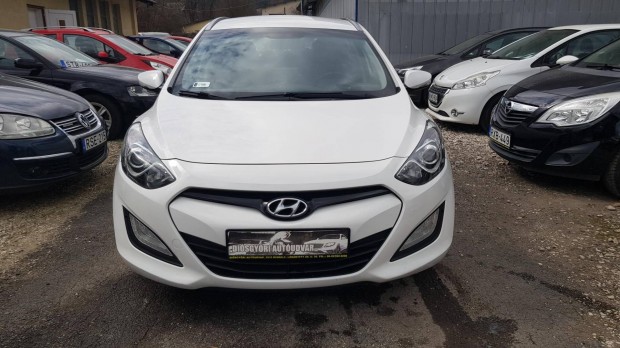 Hyundai I30 CW 1.4i Business Auto Kl�ma.ESP.GPS...