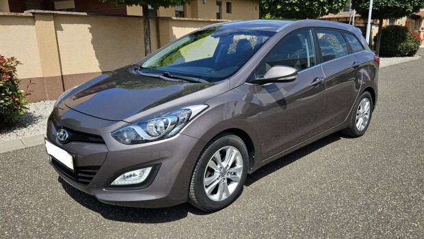 Hyundai I30 CW 1.4i Comfort Digit Klima Tempoma...
