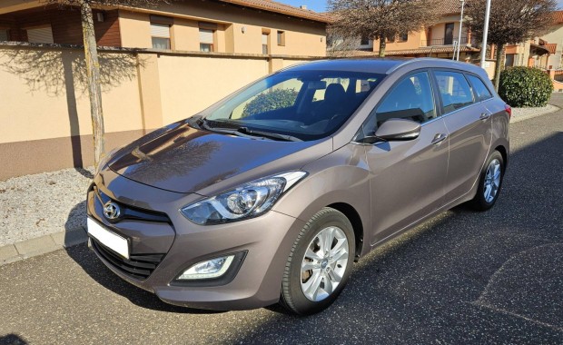 Hyundai I30 CW 1.4i Comfort Digit Klima Tempoma...