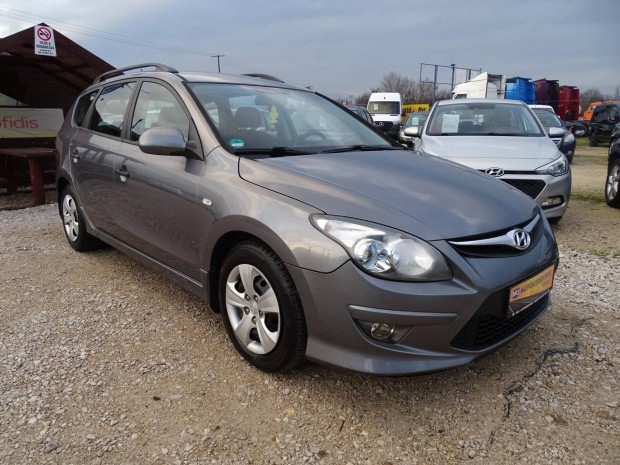 Hyundai I30 CW 1.4i Comfort Hitel! Csere-Beszm...