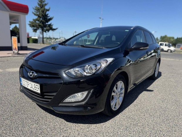 Hyundai I30 CW 1.4i Comfort igazolt 145 e km. s...