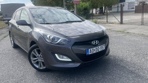 Hyundai I30 CW 1.6 CRDi LP Life Friss Műszaki V...