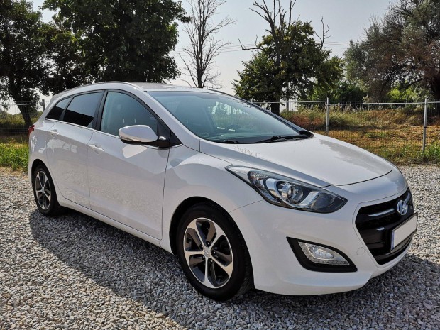 Hyundai I30 CW 1.6 GDi Style Első tulajdonostól...