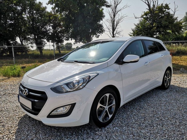 Hyundai I30 CW 1.6 GDi Style Első tulajdonostól...