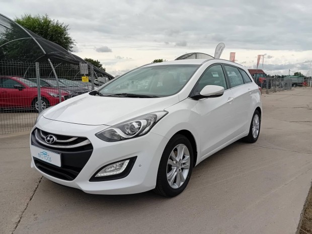 Hyundai I30 CW 1.6 MPi Business Life Végig SZER...