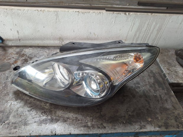 Hyundai I30, 1,6 CRDI (2012) kombi, bal első lámpa eladó