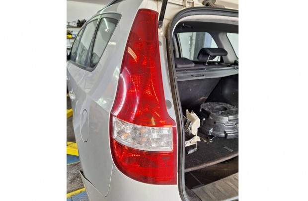 Hyundai I30, 1,6 CRDI (2012) kombi, bal hátsó lámpa eladó