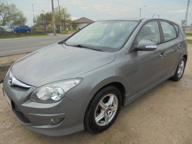 Hyundai I30 i30u 1.4 DOHC Comfort Vezetett SZER...