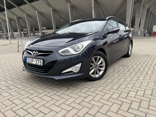 Hyundai I40 1.6 GDI Life 148.E KM.6 Sebessges....