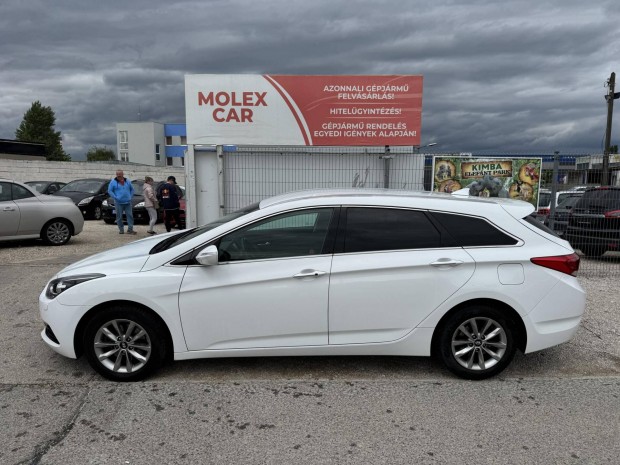 Hyundai I40 1.7 CRDi HP Life Vezetett SZ. Könyv...