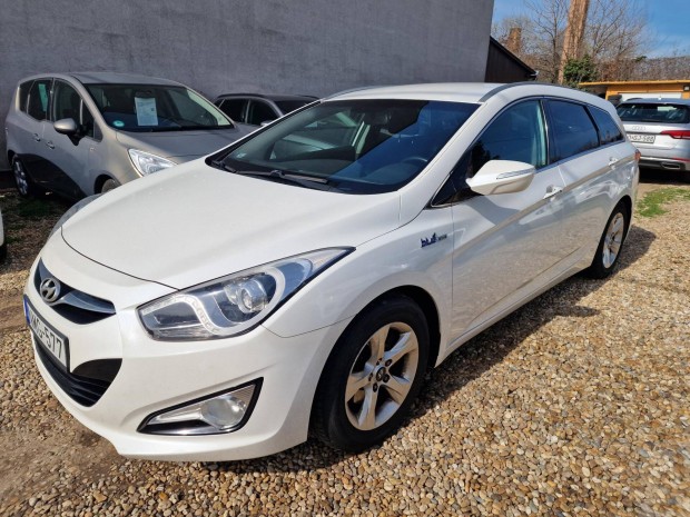 Hyundai I40 1.7 CRDi LP Premium Friss m�szaki v...