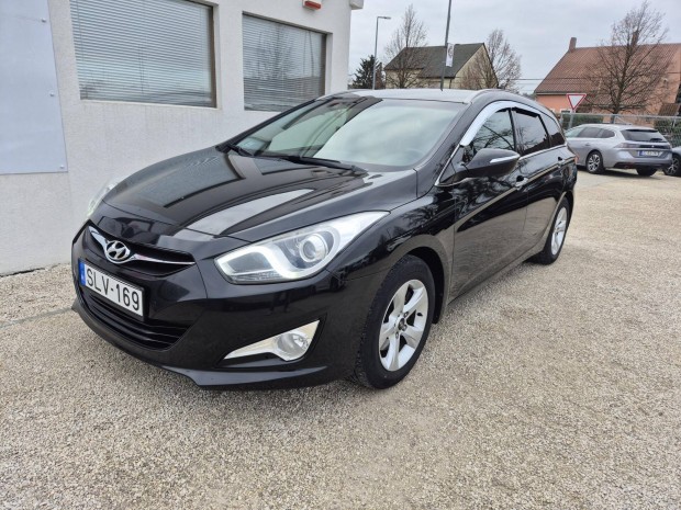 Hyundai I40 2.0 GDI Premium Szervizelt / Tolat...