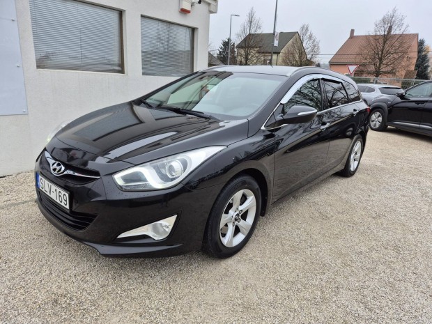 Hyundai I40 2.0 GDI Premium Szervizelt / Tolat...