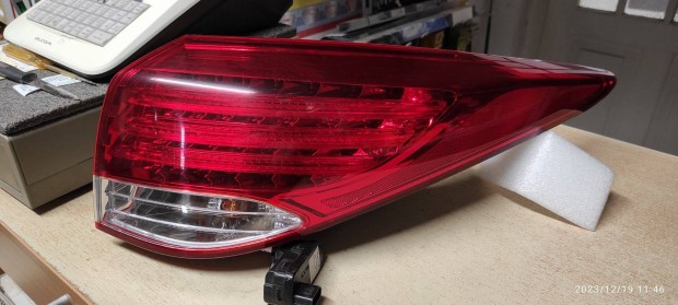 Hyundai I40 hátsólámpa jobb kombi külső 2011 -> LED üres