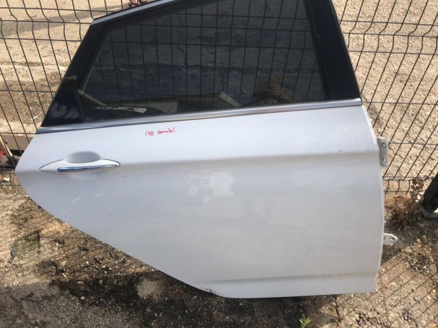 Hyundai I40 j.h.ajtó ,kis sérült