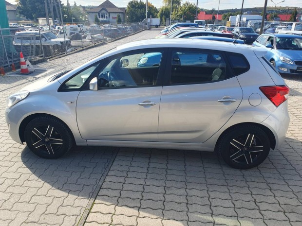 Hyundai IX20 1.4 CRDi LP Life AC 104000km klima...