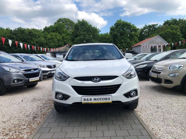 Hyundai IX35 1.6 GDi Go! Winter Edition SZ-Könyv
