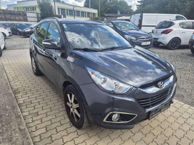 Hyundai IX35 2.0 Style 2WD Kevés km
