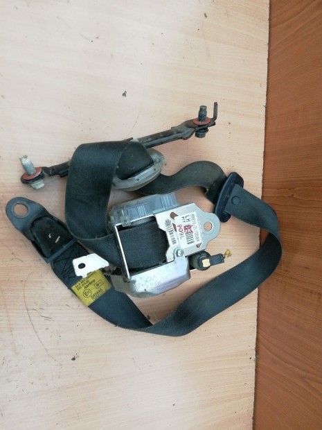 Hyundai I 30 2008-2012 5 ajtós bal első biztonsági öv 88810-2L700WK