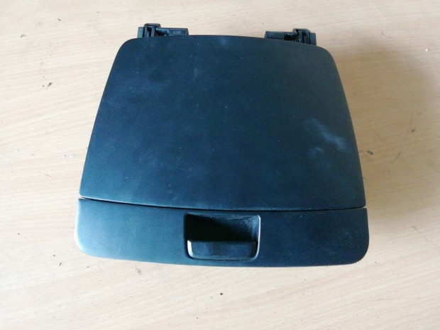 Hyundai I 30 2008-2012 tároló rekesz 84770-2L000