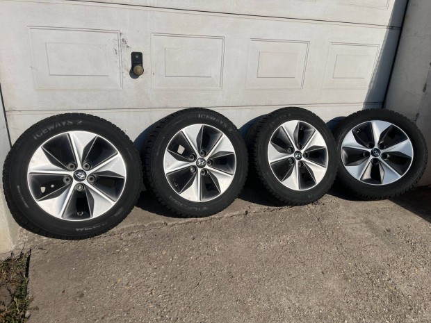 Hyundai Ioniq 205/55 R16 Tli Kerekek