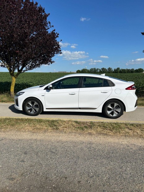 Hyundai Ioniq 28kWh