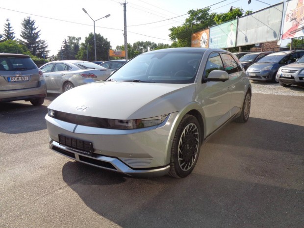 Hyundai Ioniq 5 72,6kWh Executive 80ekm!! Panor...