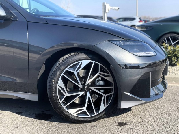Hyundai Ioniq 6 77,4kWh Executive Edition AWD 3...