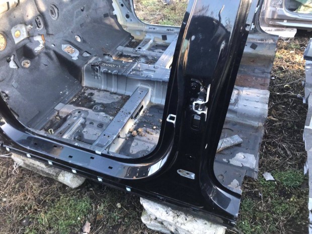 Hyundai Ioniq bal A oszlop k�sz�bbel