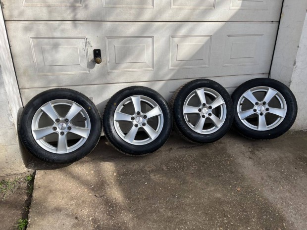 Hyundai Ioniq-hoz Könnyűfém Felnik 205/55 R16