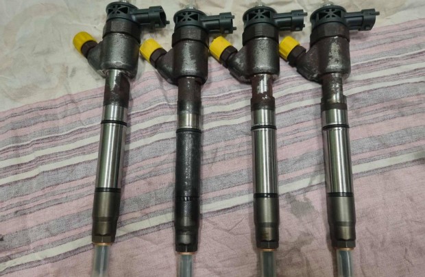 Hyundai/KIA gyári Bosch Porlasztó Garnitúra /33800-2A610