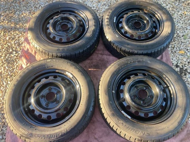 Hyundai Kia 5x114,3 kerekek 195/65 R15 gumikkal