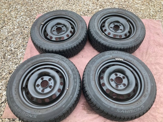 Hyundai Kia 5x114,3 kerekek 195/65 R15 gumikkal