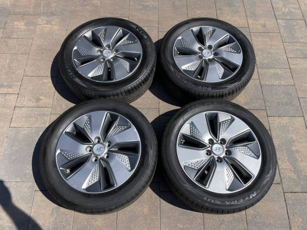 Hyundai Kona 17" gyári nyári alufelni szett Eladó!