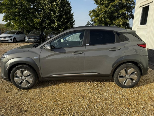 Hyundai Kona EV 39kWh Style Végig Vezetett SZER...