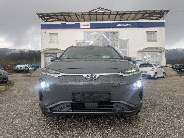 Hyundai Kona EV 64kWh Executive Vezetett Szervi...